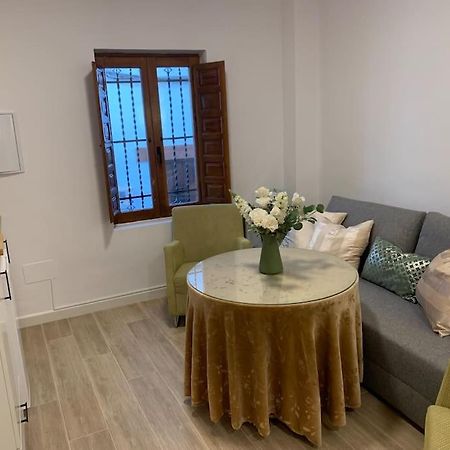 Apartamentos San Pedro กรานาดา ภายนอก รูปภาพ